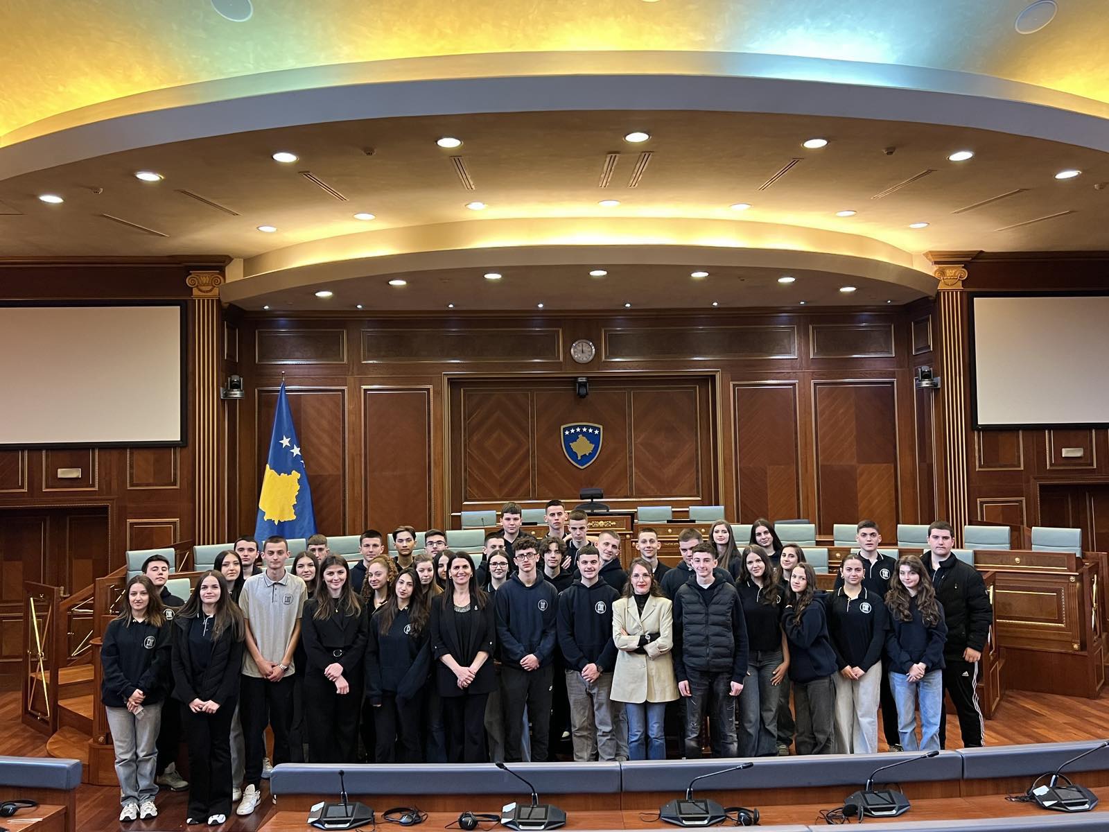 Nxënësit e UBT International Smart Schools vizitojnë Kuvendin e Republikës së Kosovës
