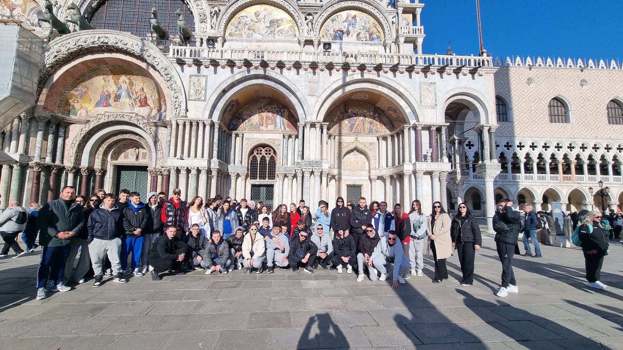 Maturantët e UBT International Smart Schools eksplorojnë kulturën dhe artin italian në Venecia