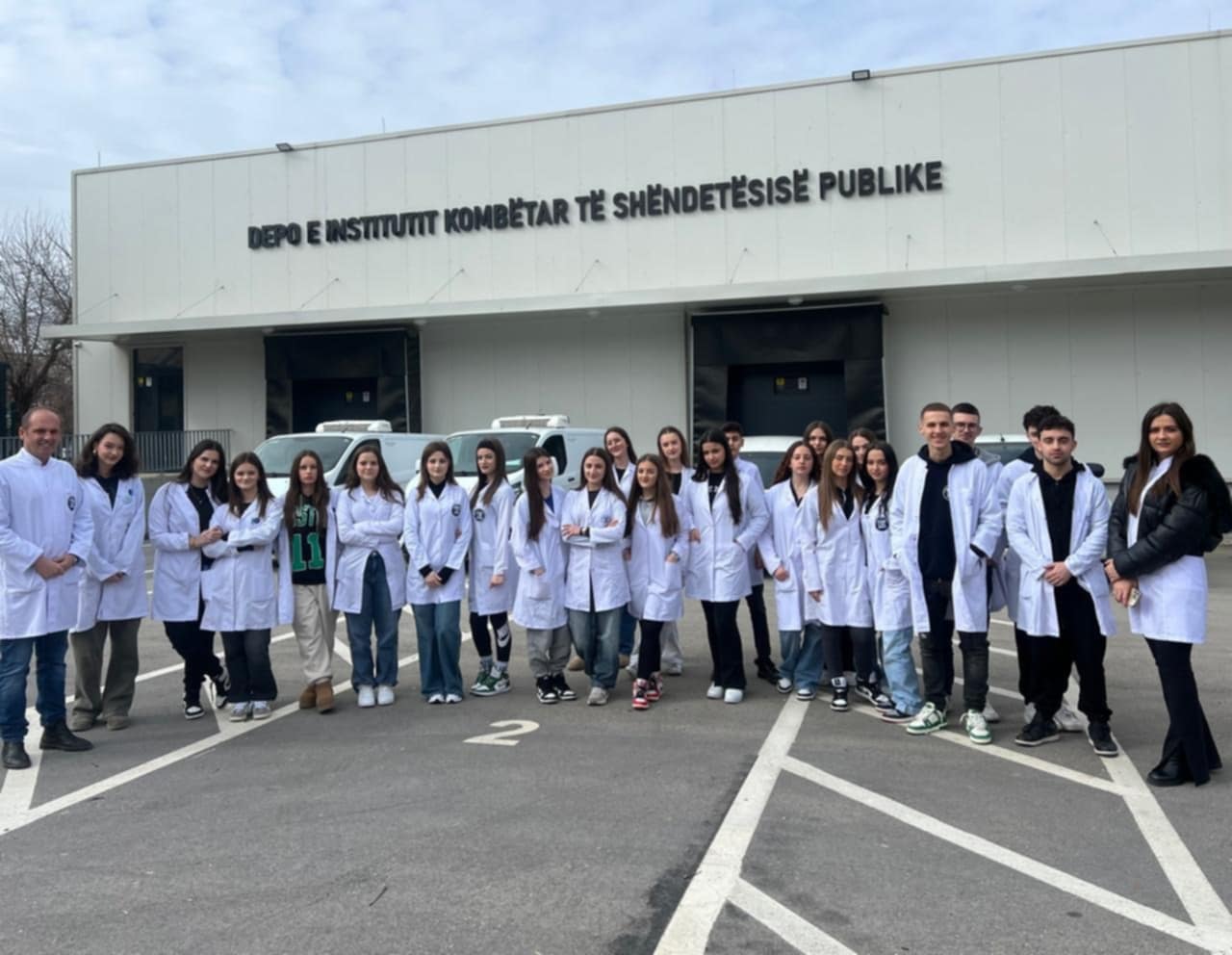 Vizitë studimore në Institutin Kombëtar të Shëndetësisë Publike për nxënësit e UBT International Smart Schools